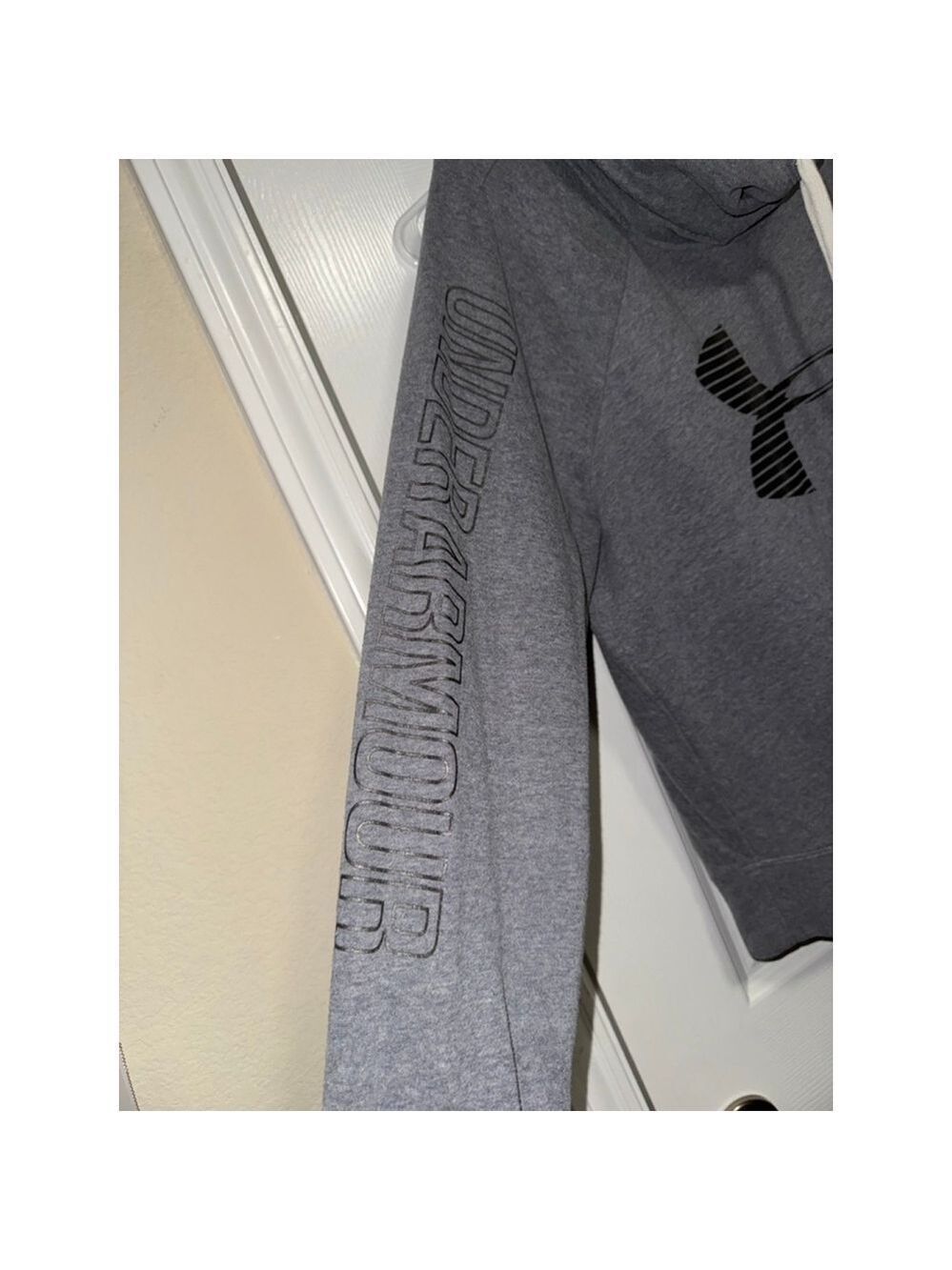 Under Armour Women’s Gray Hoodie Large Athletic Pullover Logo Sweatshirt - Picture 6 of 7